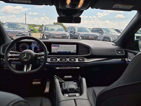 Used 2024 Mercedes-Benz GLS 580 4MATIC image 31