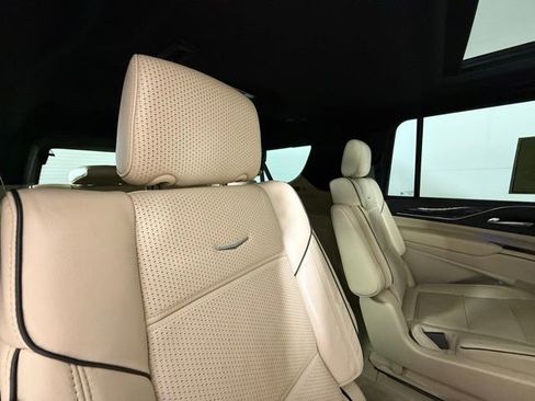 Certified 2021 Cadillac Escalade ESV Premium Luxury w/ LPO, Radiant Package image 26