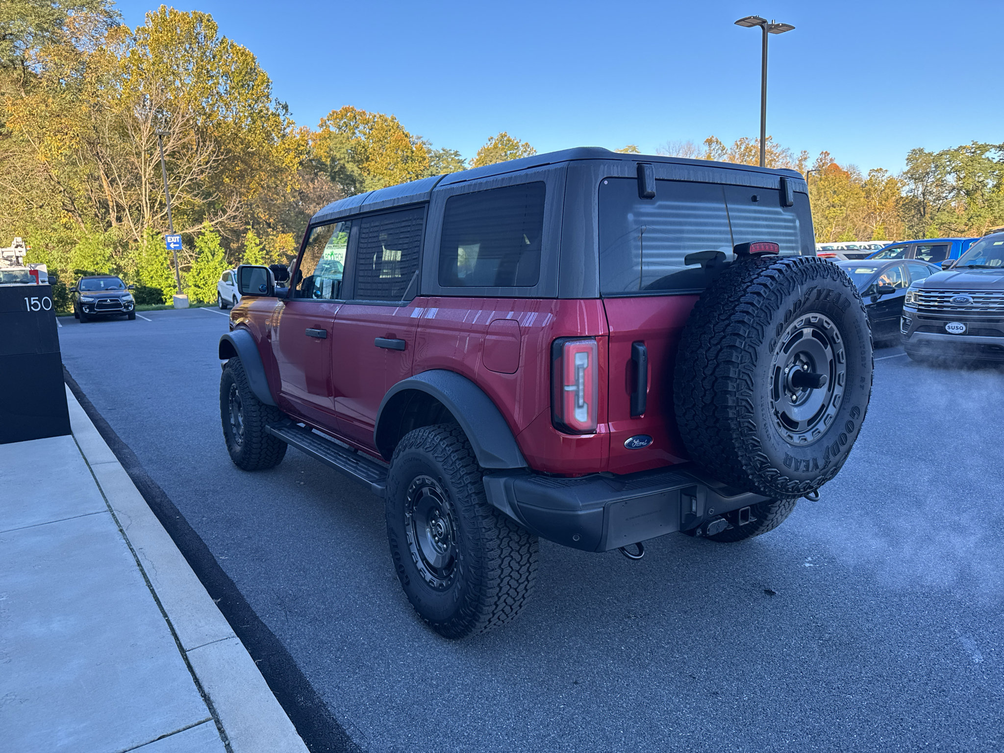 Used 2025 Ford Bronco Badlands w/ Sasquatch Package AWD/4WD image 8