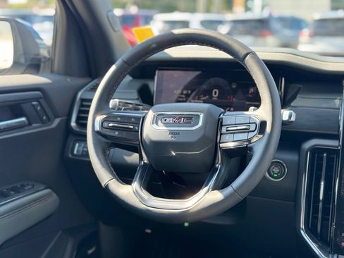 Used 2026 GMC Acadia AT4 w/ Luxury Package AWD/4WD image 14