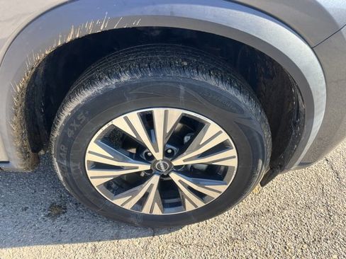 Certified 2022 Nissan Rogue SV image 9