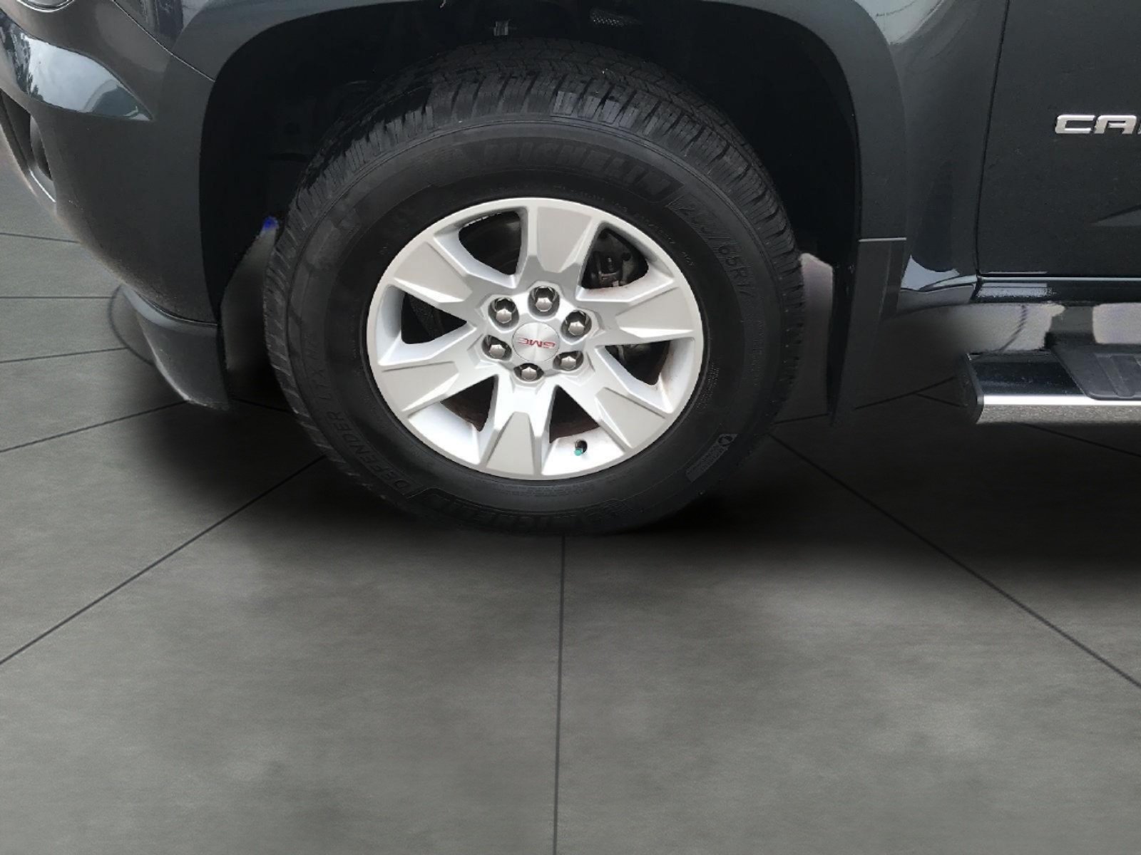 Used 2018 GMC Canyon SLE w/ SLE Convenience Package AWD/4WD image 3