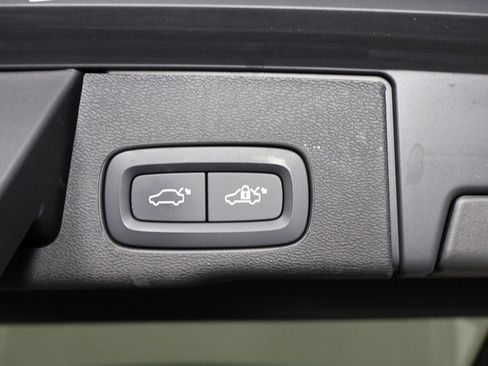 Used 2023 Volvo XC60 B5 Plus w/ Climate Package AWD/4WD image 22