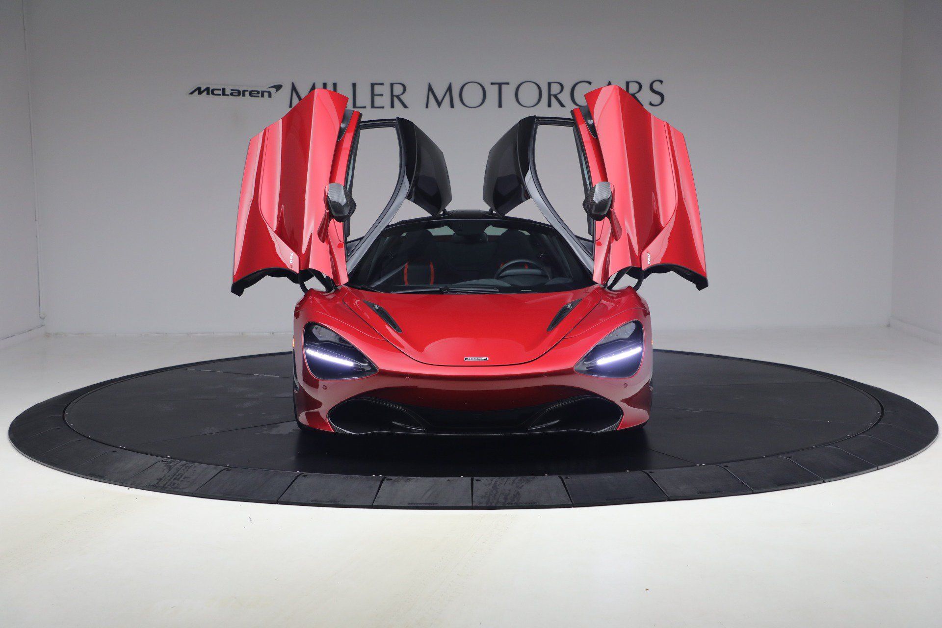 Used 2019 McLaren 720S Performance RWD image 12