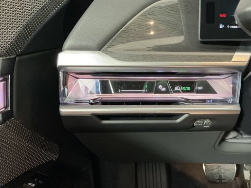 New 2026 BMW 740i RWD image 17