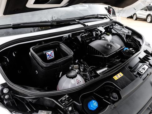 Used 2024 Mercedes-Benz Sprinter 2500 image 44