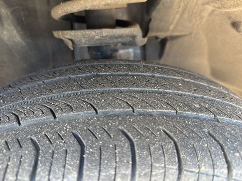 Used 2024 Jeep Compass Limited image 3