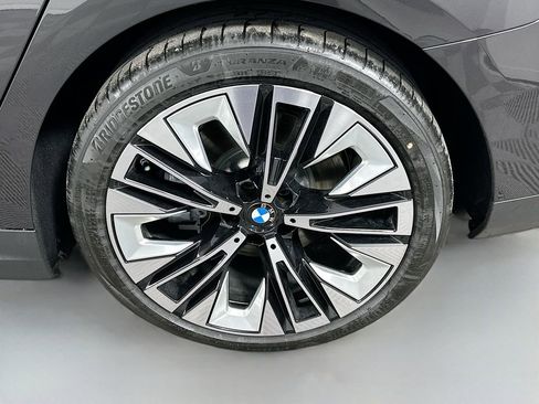 New 2026 BMW i5 eDrive40 w/ Premium Package RWD image 23