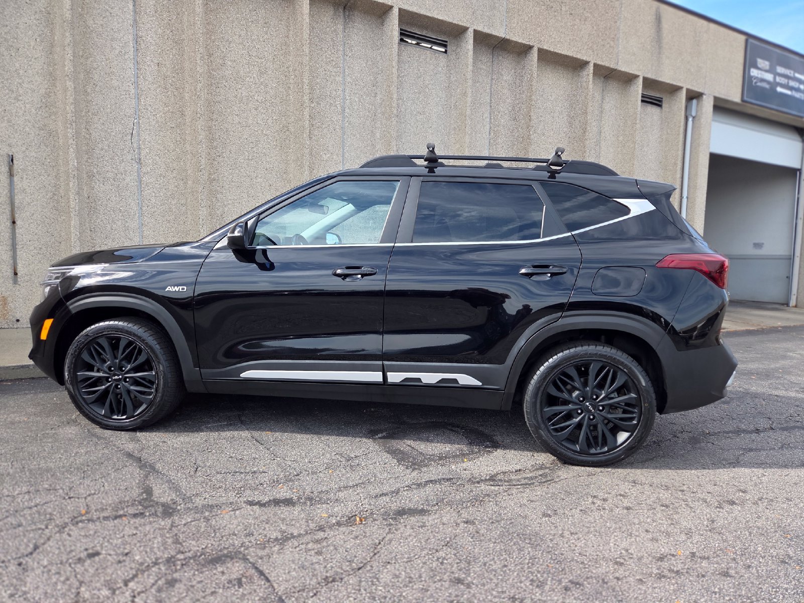 Used 2023 Kia Seltos Nightfall Edition AWD/4WD image 19