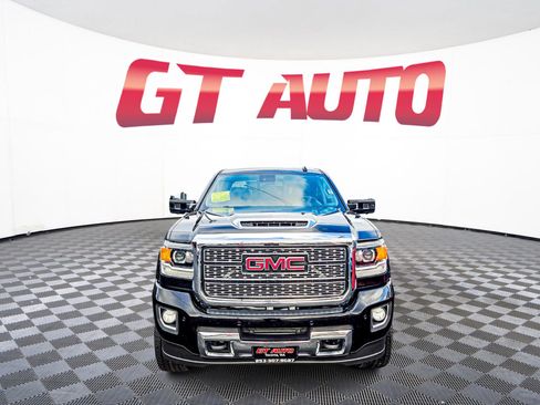 Used 2019 GMC Sierra 2500 Denali w/ Duramax Plus Package image 2