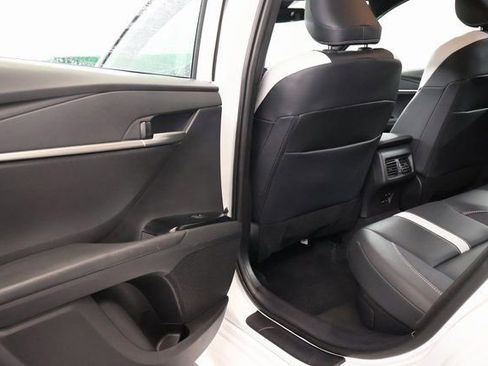 Used 2025 Toyota Camry SE image 29