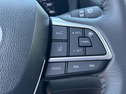 New 2026 Toyota Sienna XLE FWD image 25