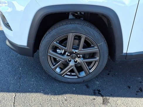 New 2026 Jeep Compass Latitude image 6