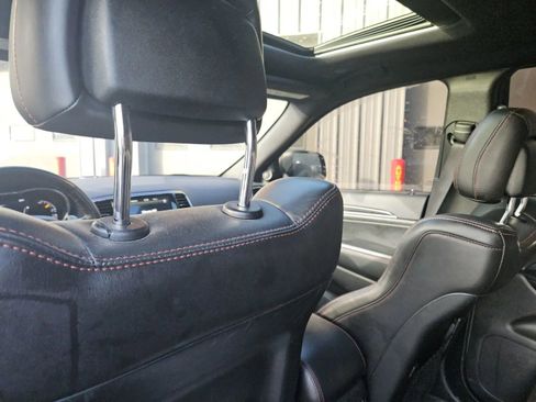 Used 2020 Jeep Grand Cherokee Trailhawk image 9