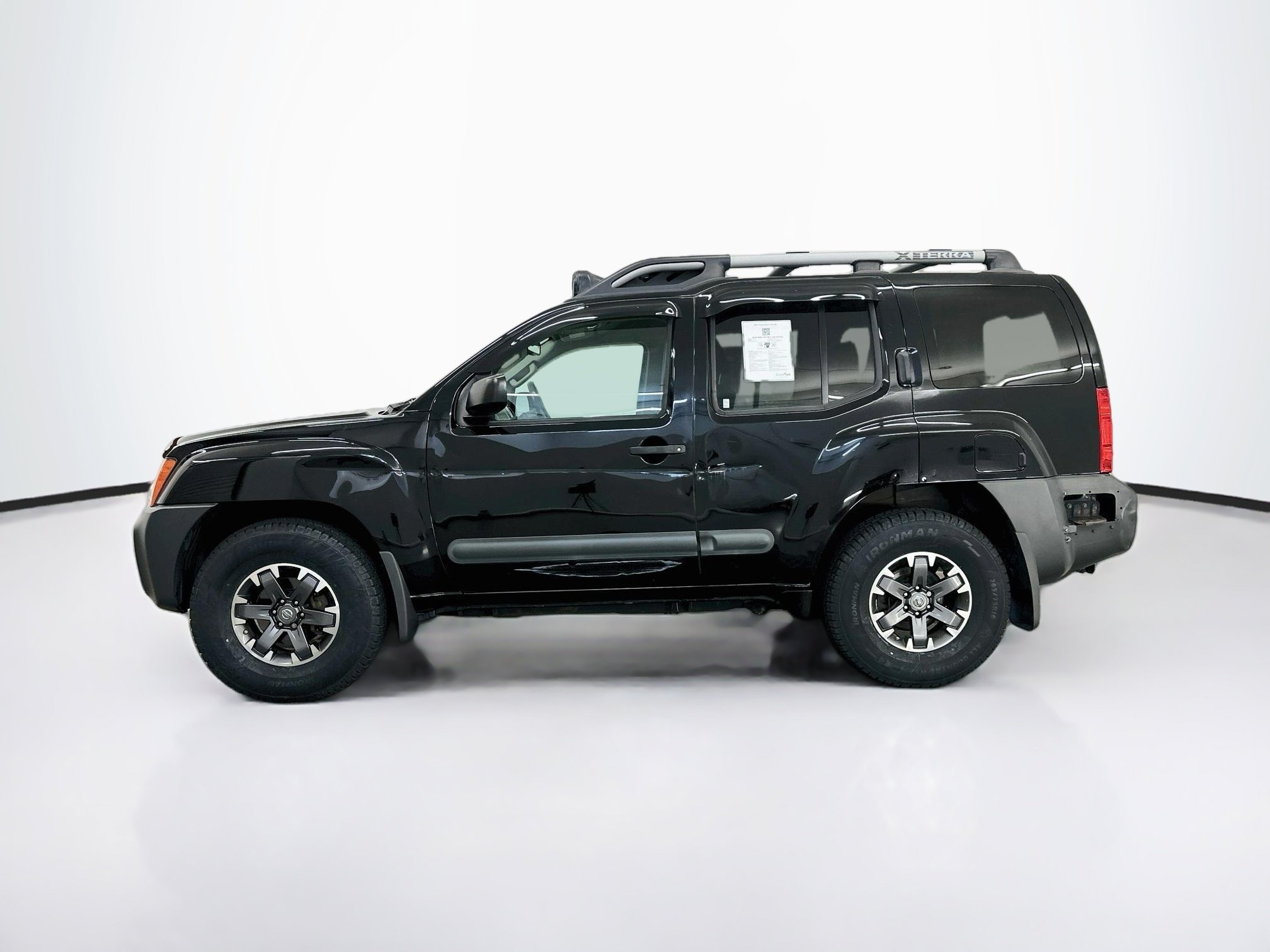 Used 2014 Nissan Xterra PRO-4X w/ Pro-4x Leather Package AWD/4WD image 4