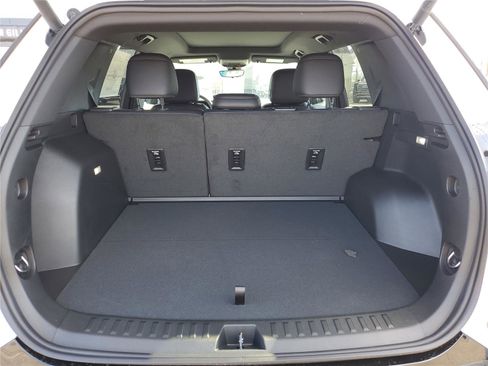 New 2026 GMC Terrain AT4 w/ Convenience Package III image 8