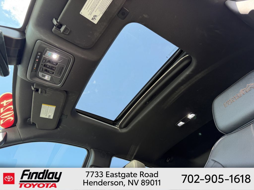 Used 2024 Chevrolet Silverado 3500 High Country w/ Technology Package AWD/4WD image 9