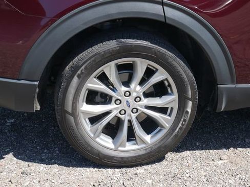 Used 2022 Ford Explorer XLT w/ Equipment Group 202A AWD/4WD image 14