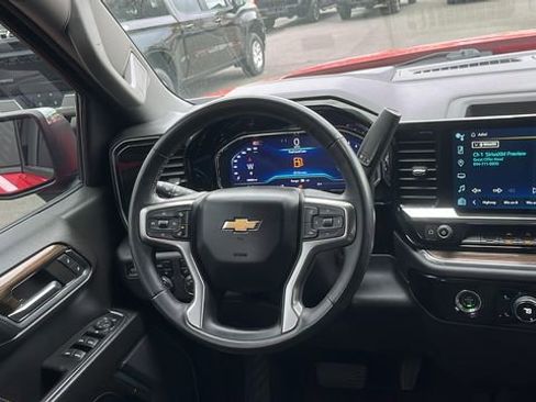 Used 2024 Chevrolet Silverado 1500 LT AWD/4WD image 20