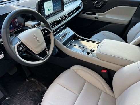 New 2025 Lincoln Aviator Premiere w/ Equipment Group 101A image 9