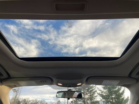 Used 2017 Ford Fusion SE w/ Equipment Group 201A image 25