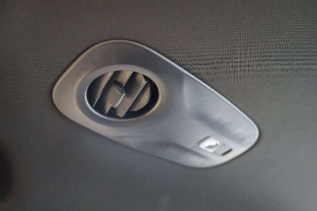 Used 2026 Chrysler Pacifica Select FWD image 37