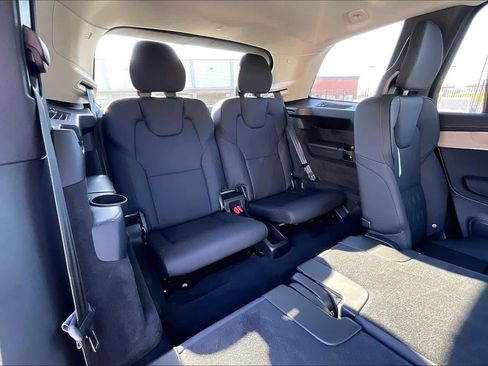 Used 2025 Volvo XC90 B5 Core w/ Protection Package Premier image 31