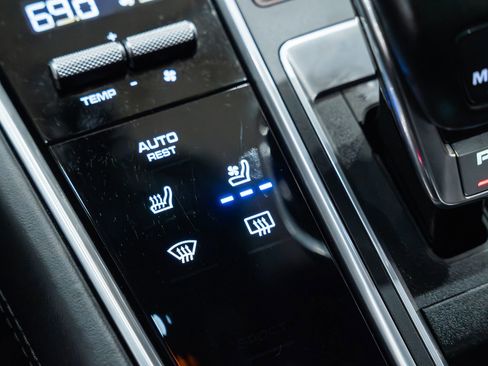 Used 2019 Porsche Panamera Turbo S image 14