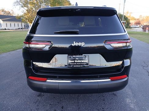 New 2025 Jeep Grand Cherokee L Limited w/ Luxury Tech Group II image 5