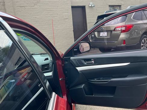 Used 2012 Subaru Legacy 2.5i Premium AWD/4WD image 11