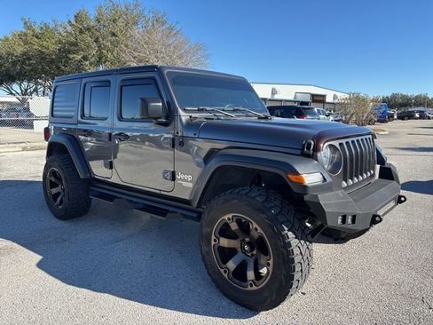 Used 2018 Jeep Wrangler Unlimited Sport S image 3