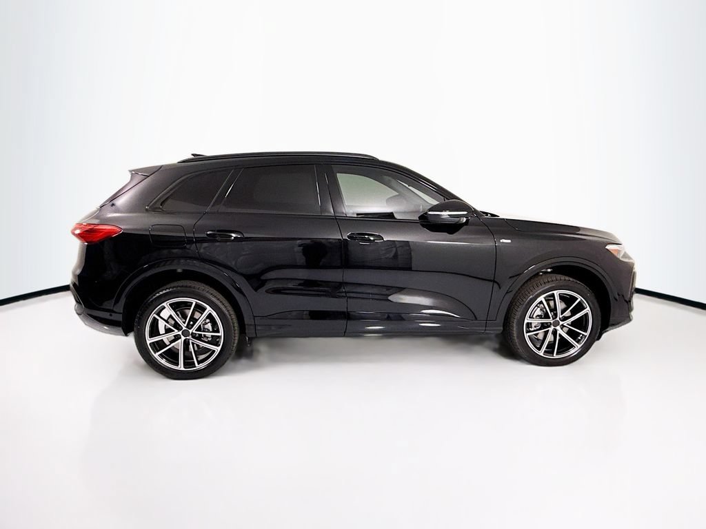 Used 2026 Audi Q5 Premium Plus w/ Premium Plus AWD/4WD image 5