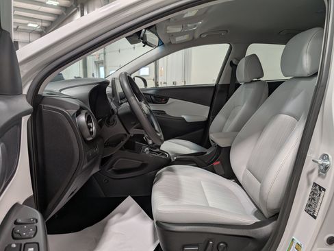 Used 2023 Hyundai Kona SEL image 14