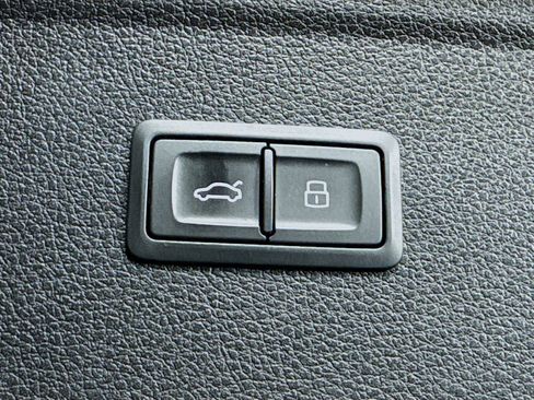 Used 2019 Audi SQ5 Prestige image 32