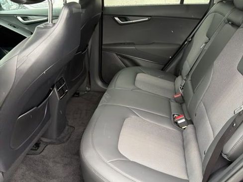 Used 2025 Kia Niro Wind w/ Wind Preserve Package image 10