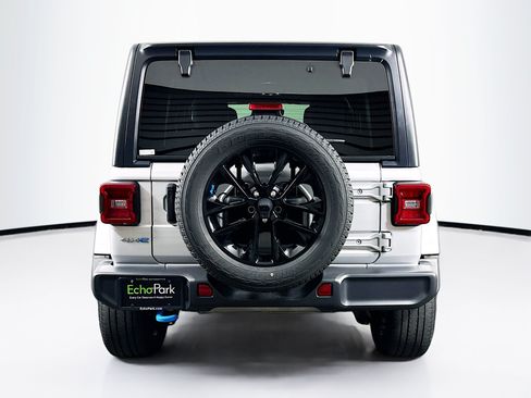 Used 2023 Jeep Wrangler Unlimited Sahara w/ Cold Weather Group AWD/4WD image 7