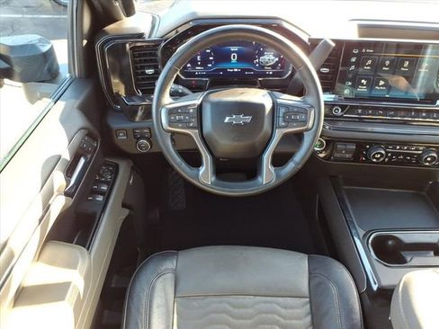 Used 2024 Chevrolet Silverado 2500 ZR2 image 18