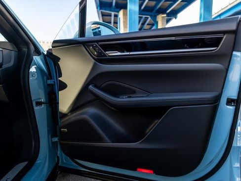 New 2025 Porsche Macan Electric image 37