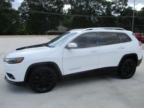 Used 2019 Jeep Cherokee Latitude w/ Popular Appearance Group FWD image 5