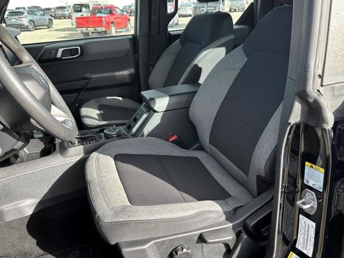 Used 2022 Ford Bronco Base image 17