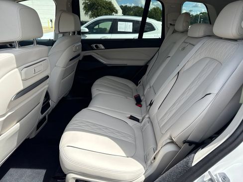 Certified 2024 BMW X7 xDrive40i w/ Executive Package AWD/4WD image 11