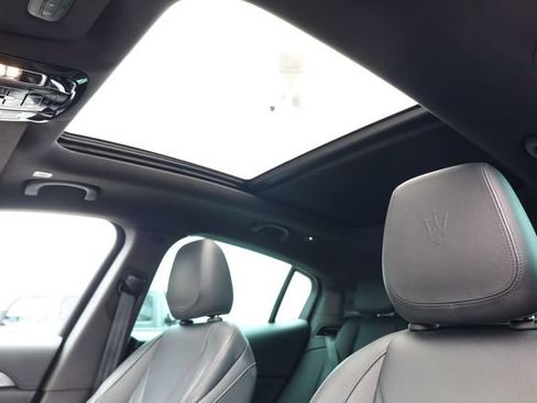 Used 2024 Maserati Grecale GT image 20