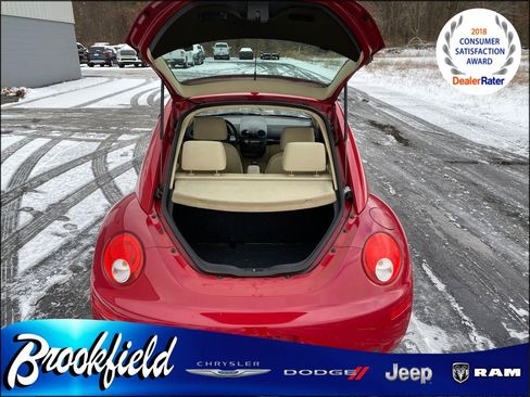 Used 2010 Volkswagen Beetle Coupe image 10