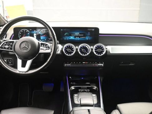 Used 2022 Mercedes-Benz GLB 250 4MATIC image 9