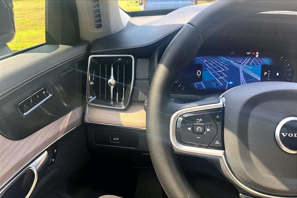 Certified 2026 Volvo XC90 B6 Plus AWD/4WD image 26