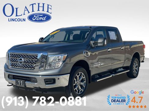Used 2019 Nissan Titan SV w/ SV Convenience Package image 1