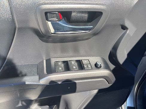 Used 2023 Toyota Tacoma TRD Off-Road w/ Technology Package AWD/4WD image 13