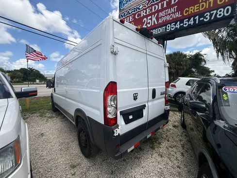 Used 2018 RAM ProMaster 2500 w/ Interior Convenience Group FWD image 1