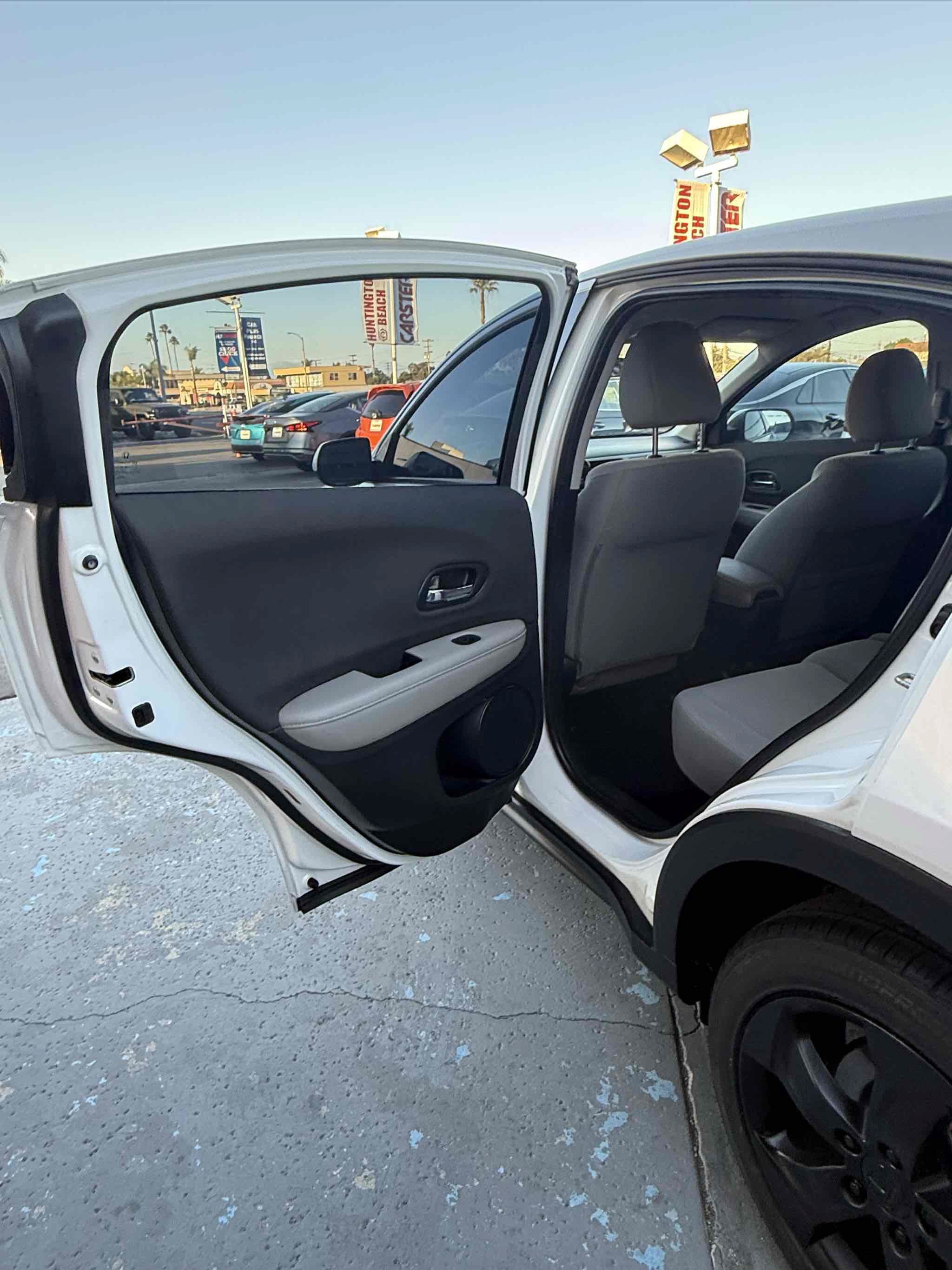 Used 2020 Honda HR-V LX image 82