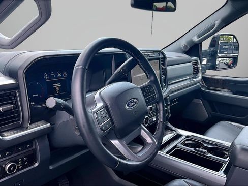 Used 2024 Ford F250 Lariat w/ Lariat Ultimate Package AWD/4WD image 13
